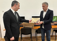 25 January 2024 National Assembly Speaker Dr Vladimir Orlic and the principal of "Ljuba Nenadovic" Elementary School Djuro Kosic